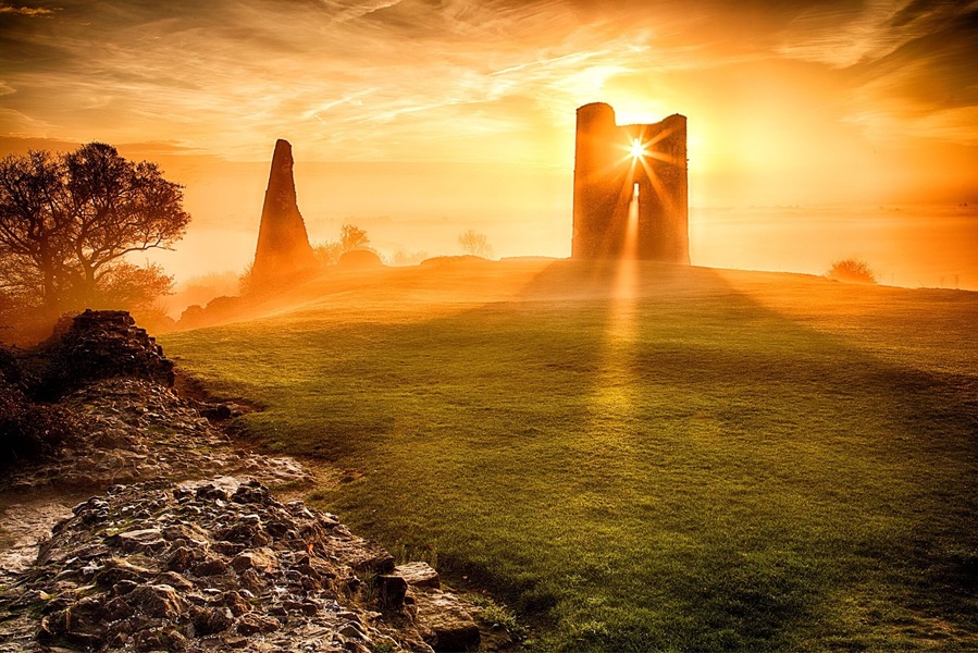 You can only get this image in November as that when the sun risers in the right place