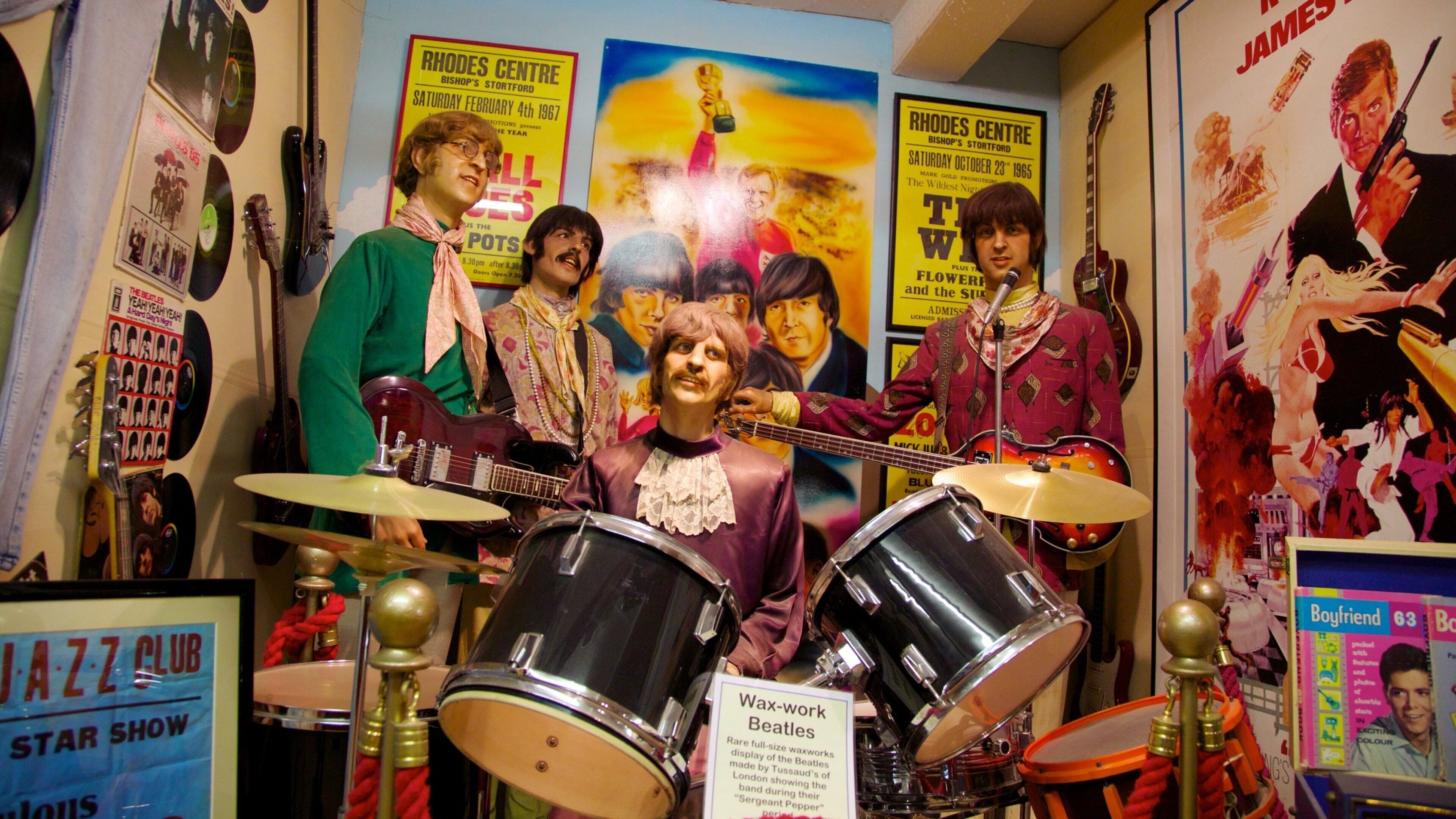 Mountfitchet Castle which includes music and interior views