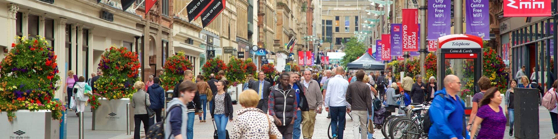 Buchanan Street mettant en vedette scĂšnes de rue aussi bien que important groupe de personnes