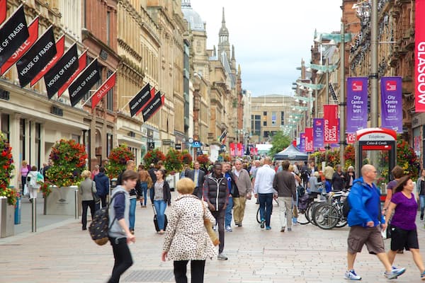 Buchanan Street mettant en vedette scènes de rue aussi bien que important groupe de personnes