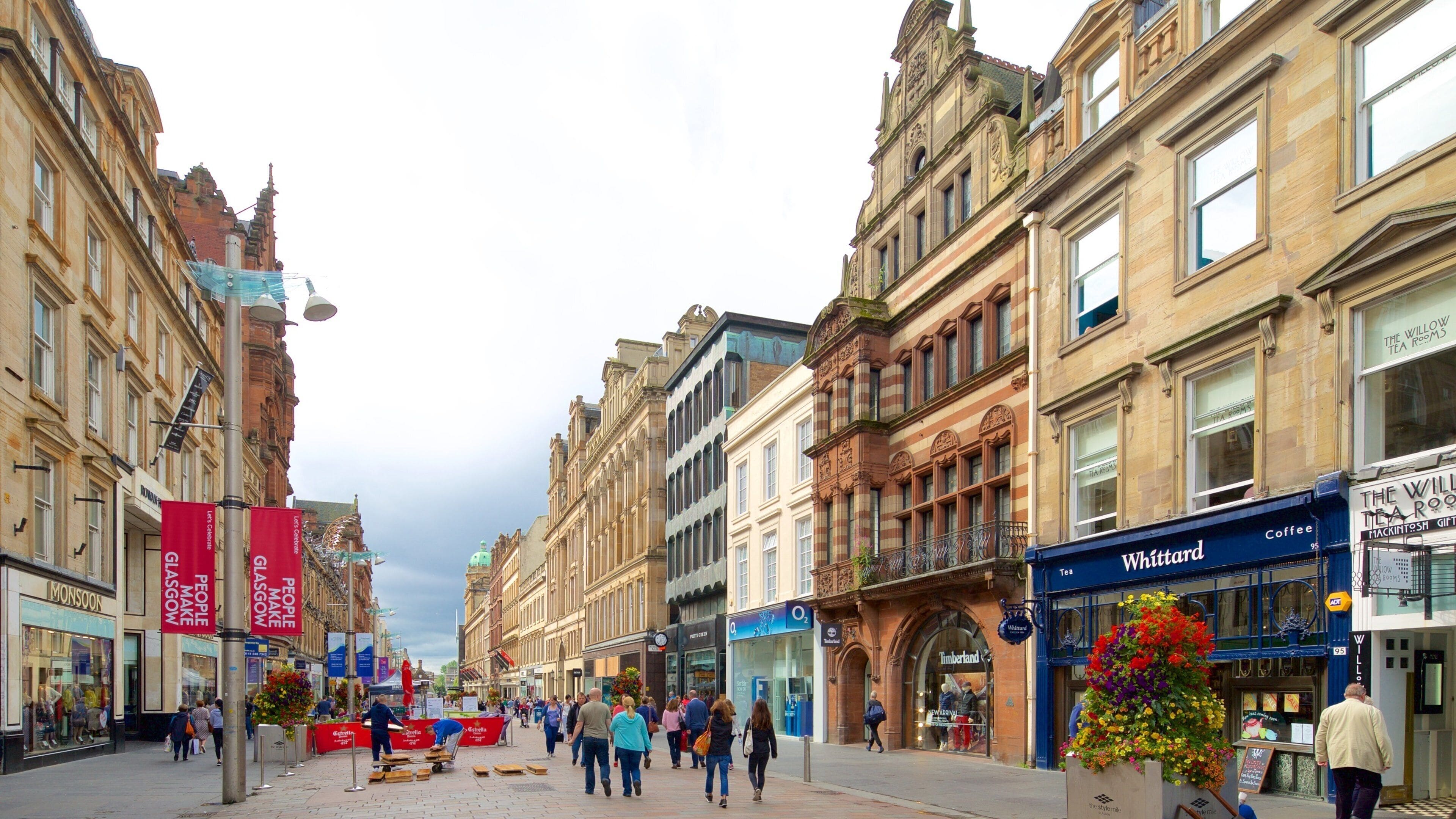 Buchanan Street featuring street scenes