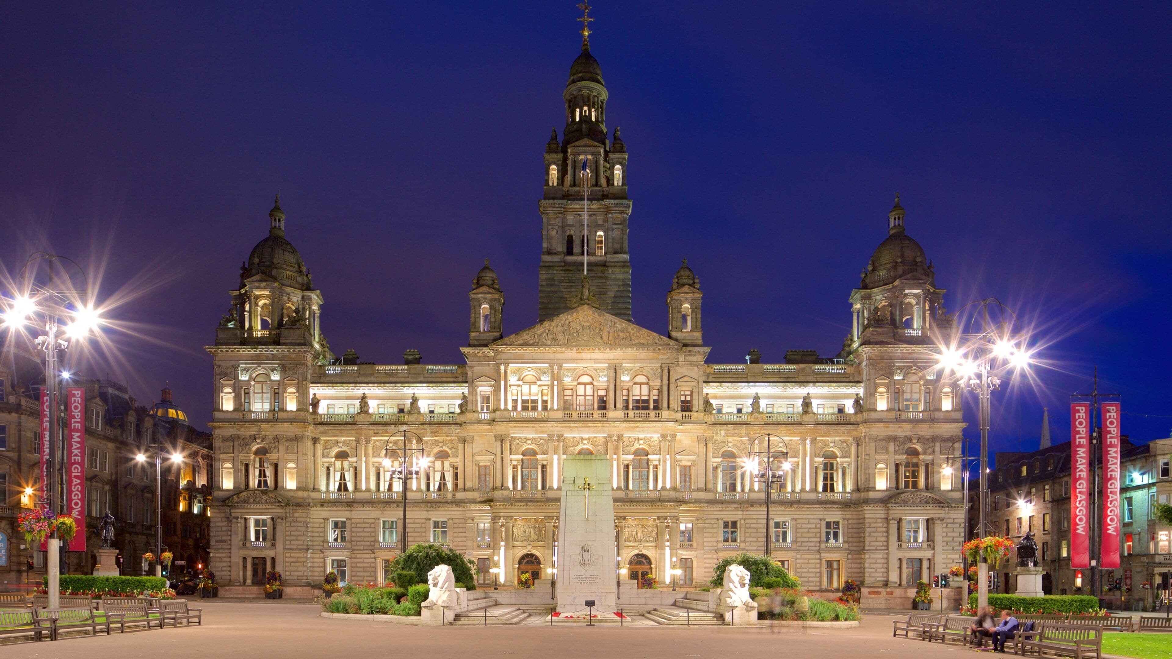 George Square showing a square or plaza, night scenes and heritage elements