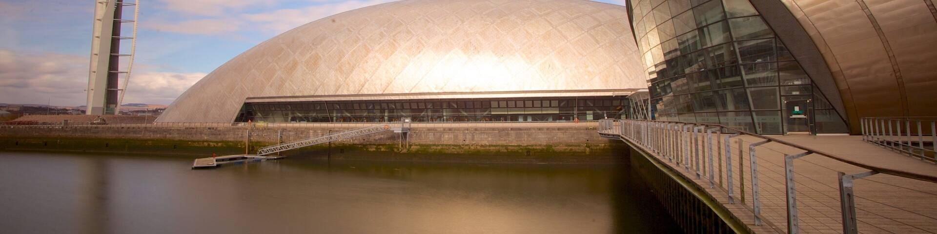 Glasgow Science Centre showing skyline
