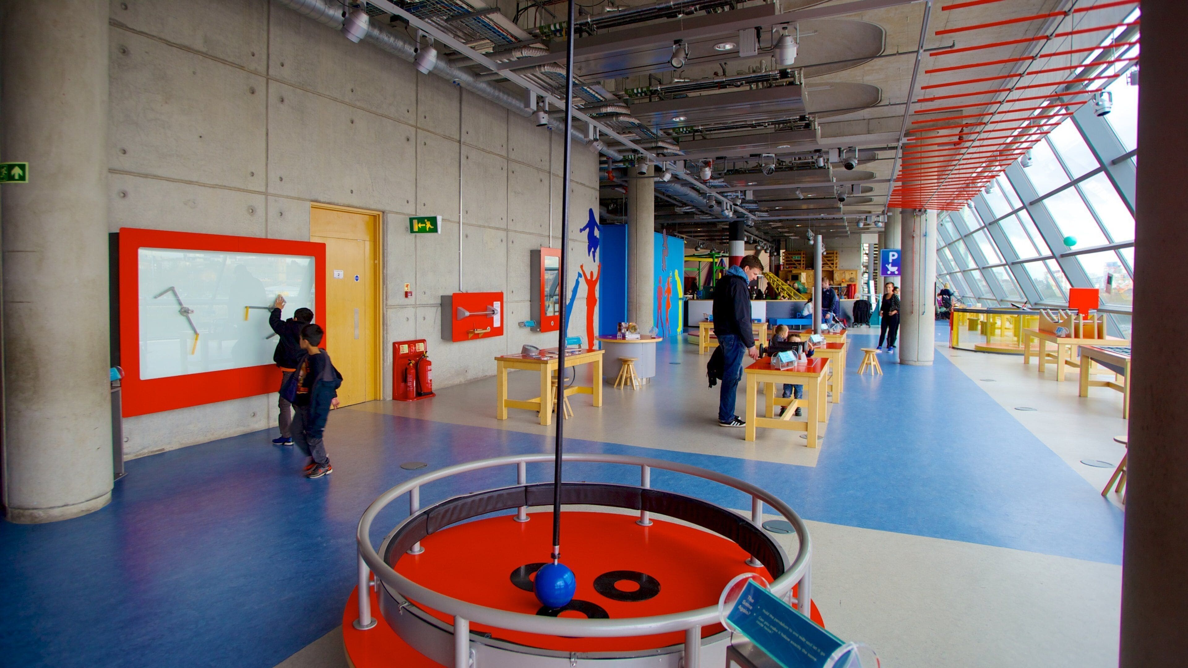 Glasgow Science Centre som inkluderer innendørs i tillegg til barn