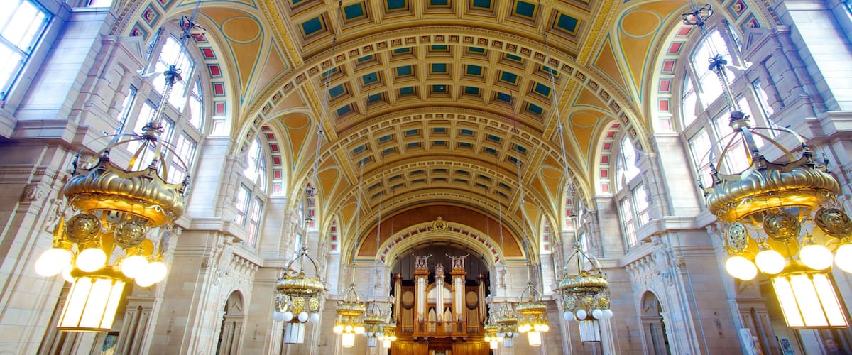 Kunstgalerie en museum van Kelvingrove bevat kunst en interieur