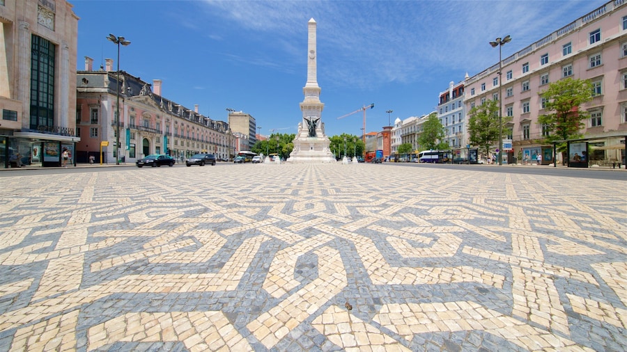Restauradores Square featuring a square or plaza, heritage elements and a monument