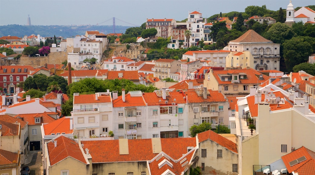 São Vicente de Foras kloster presenterar landskap och en stad