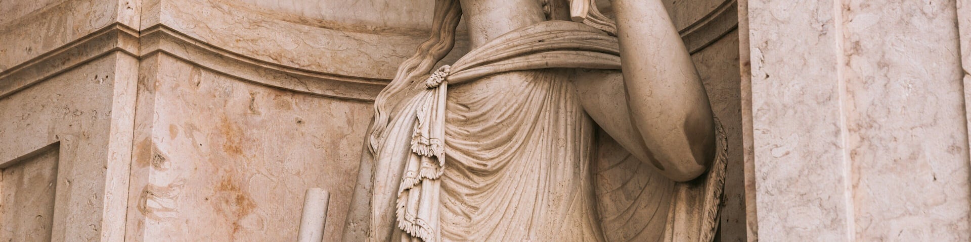 Ajuda National Palace which includes a statue or sculpture and heritage elements