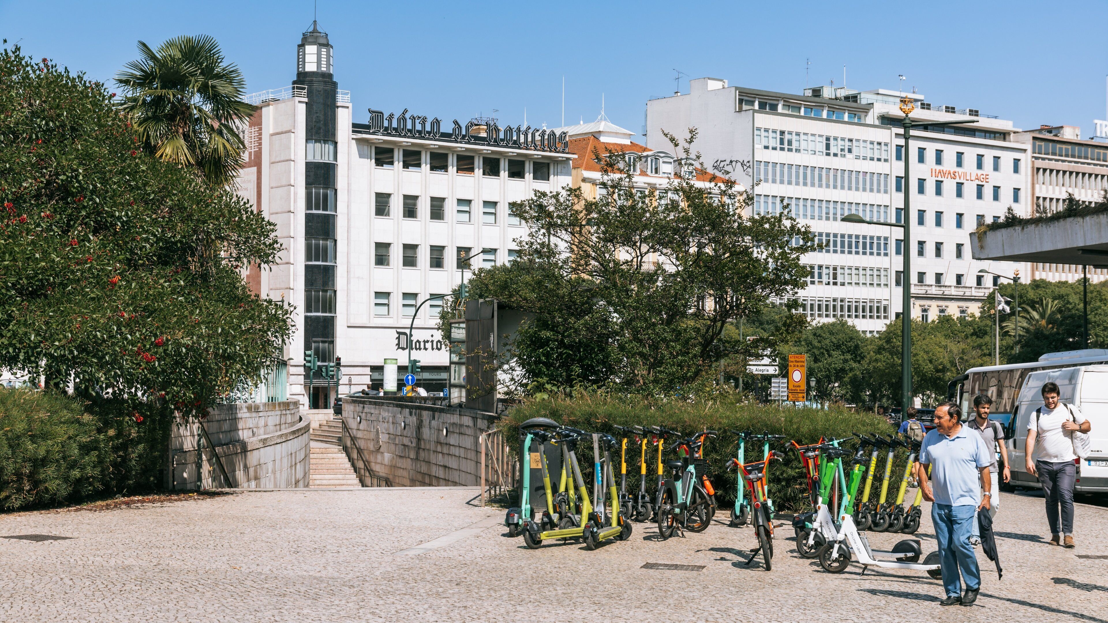 Marquis of Pombal Square which includes street scenes