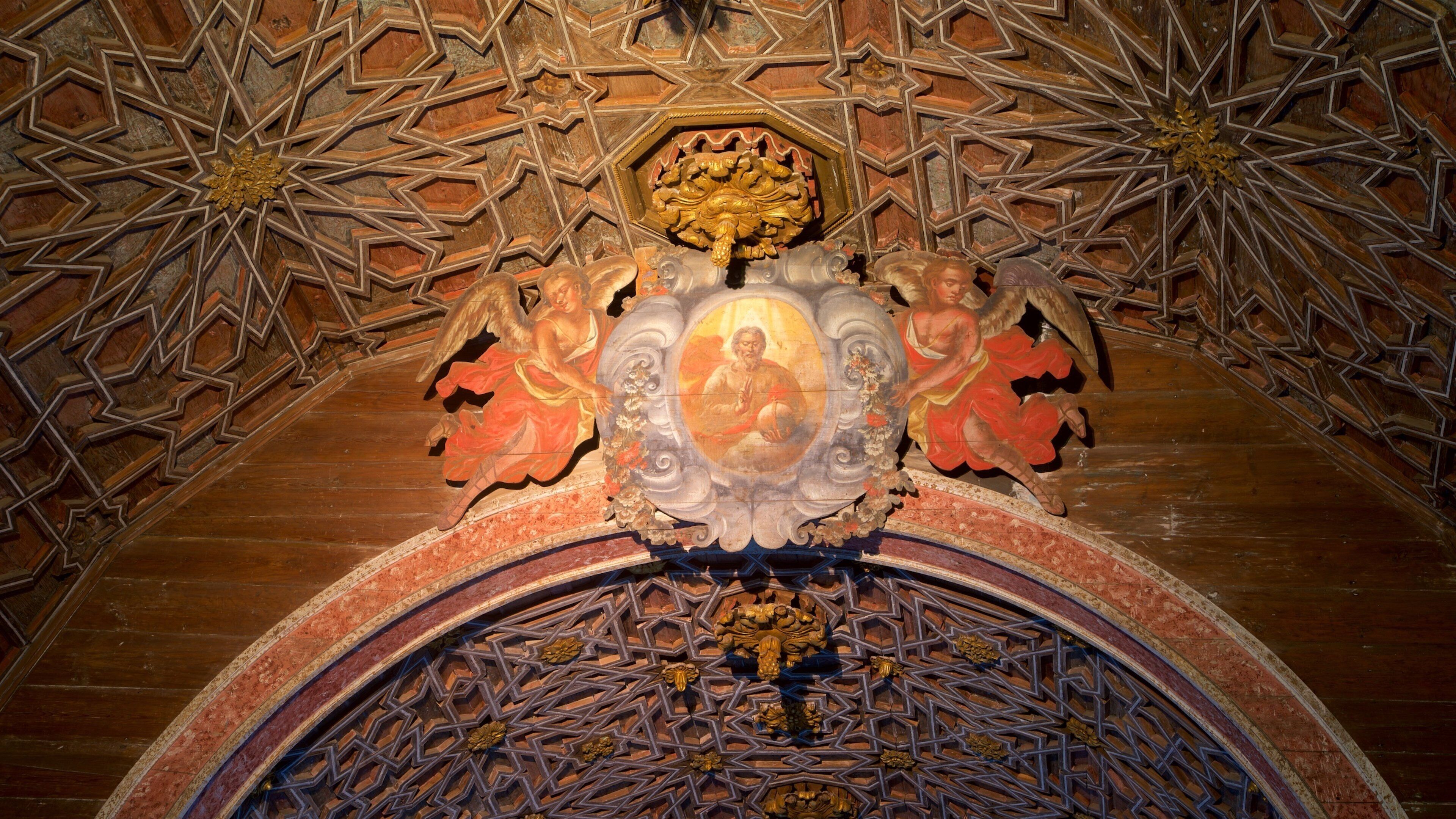 Sintra National Palace showing religious aspects and interior views