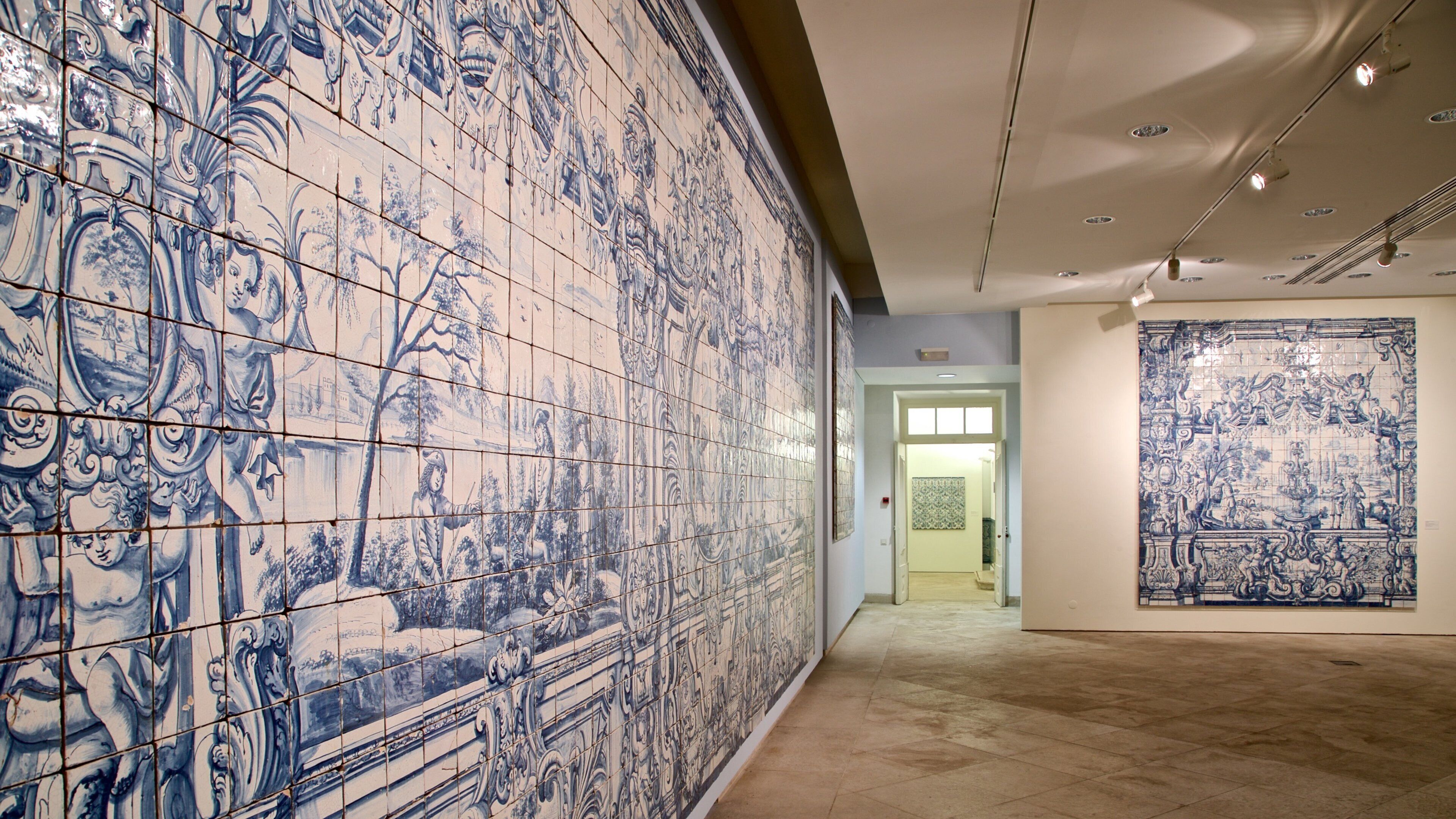 National Museum of Azulejos showing art and interior views