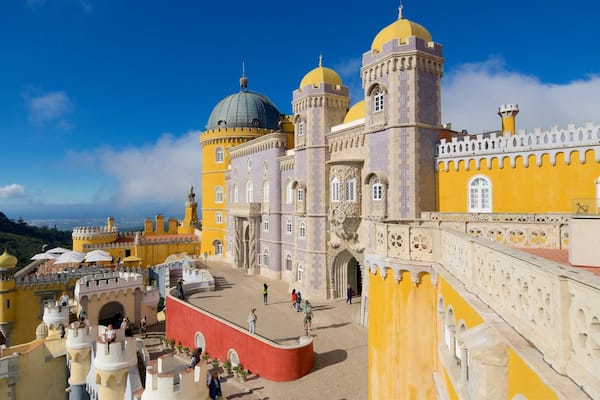 Pena Palace featuring a castle and heritage elements