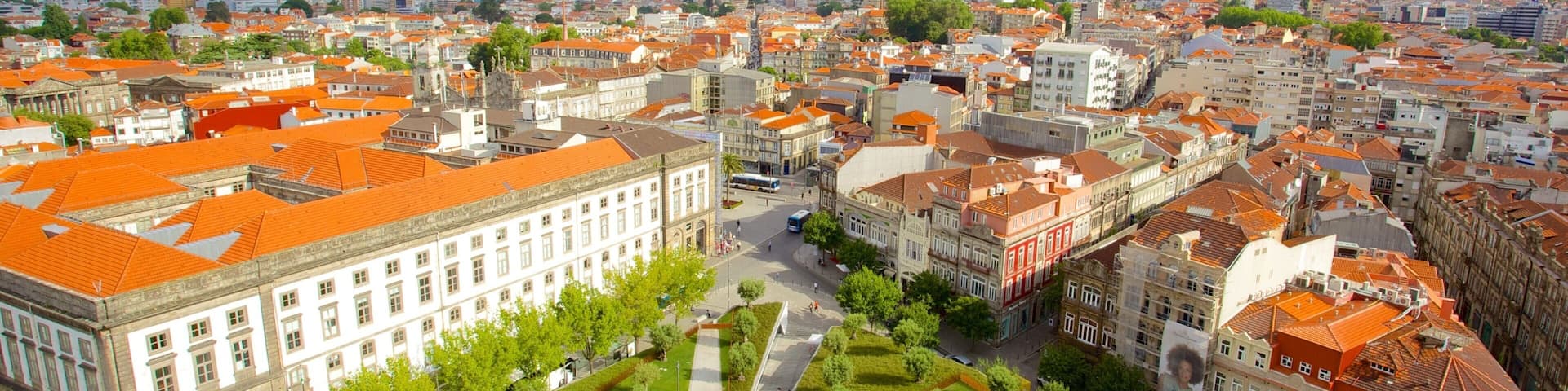 Porto qui includes petite ville ou village et ville