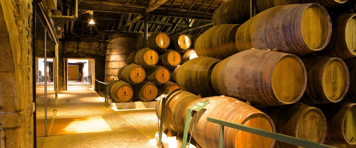 Sandeman Cellars showing industrial elements and interior views