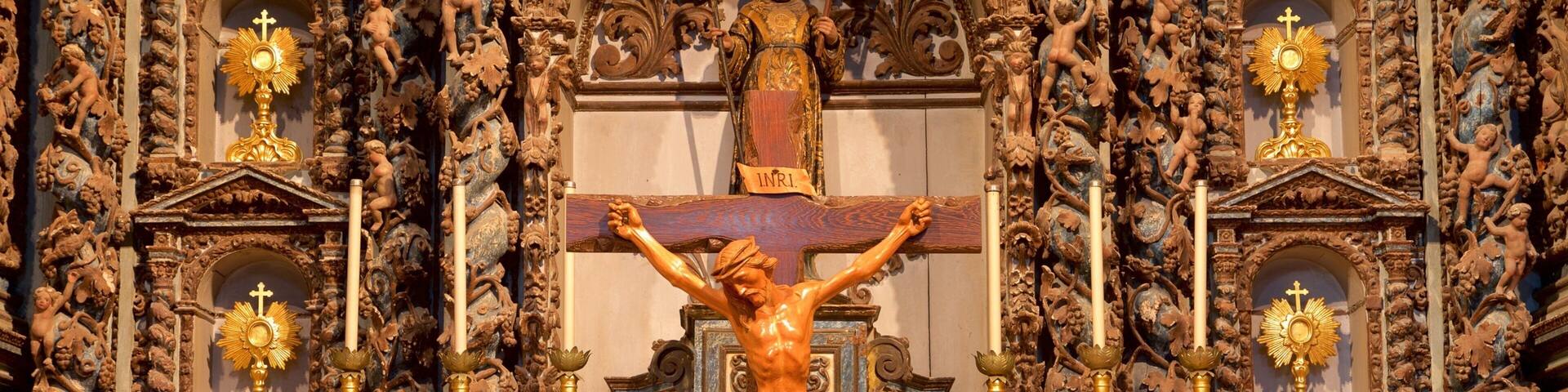 Faro Cathedral showing a church or cathedral, interior views and religious elements