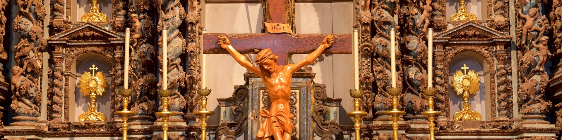 Faro Cathedral showing a church or cathedral, interior views and religious elements