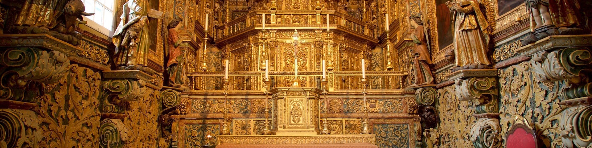 Faro Cathedral showing a church or cathedral, interior views and heritage elements