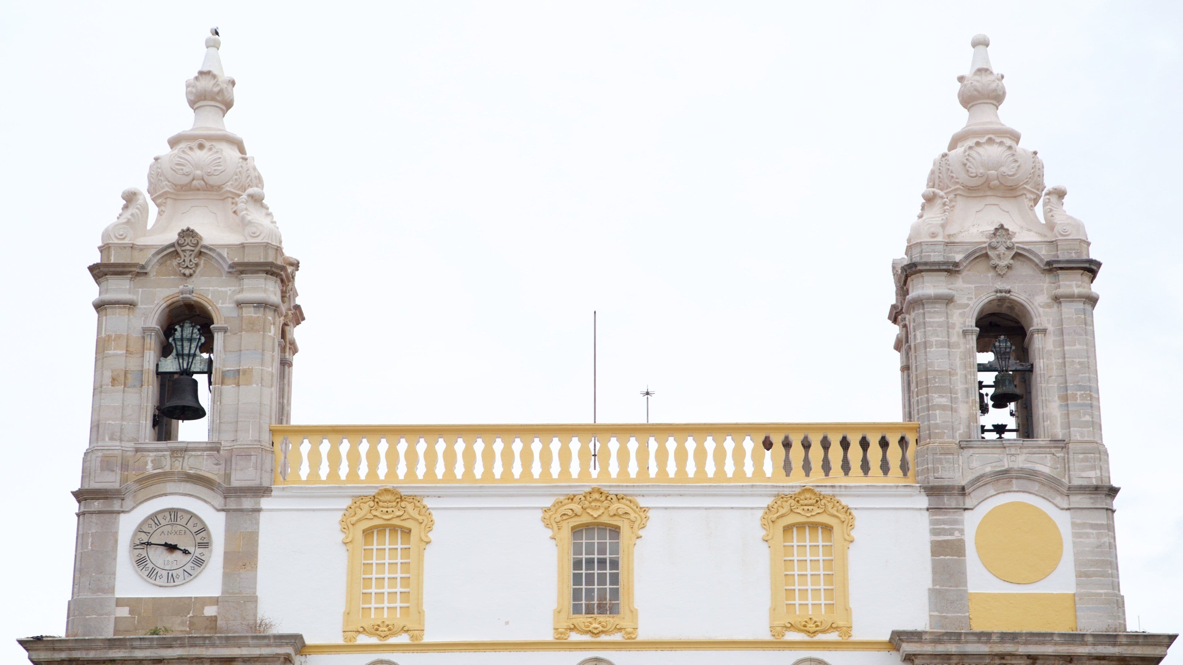 Carmo Church featuring heritage elements