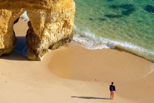 Plage de Camilo qui includes vues littorales, plage de sable et cĂŽte rocheuse