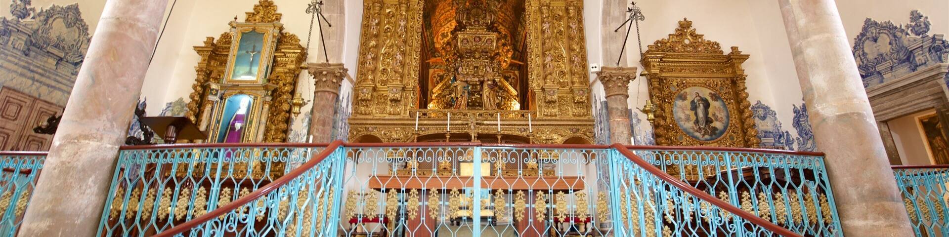 Misericordia Church showing a church or cathedral, interior views and heritage elements