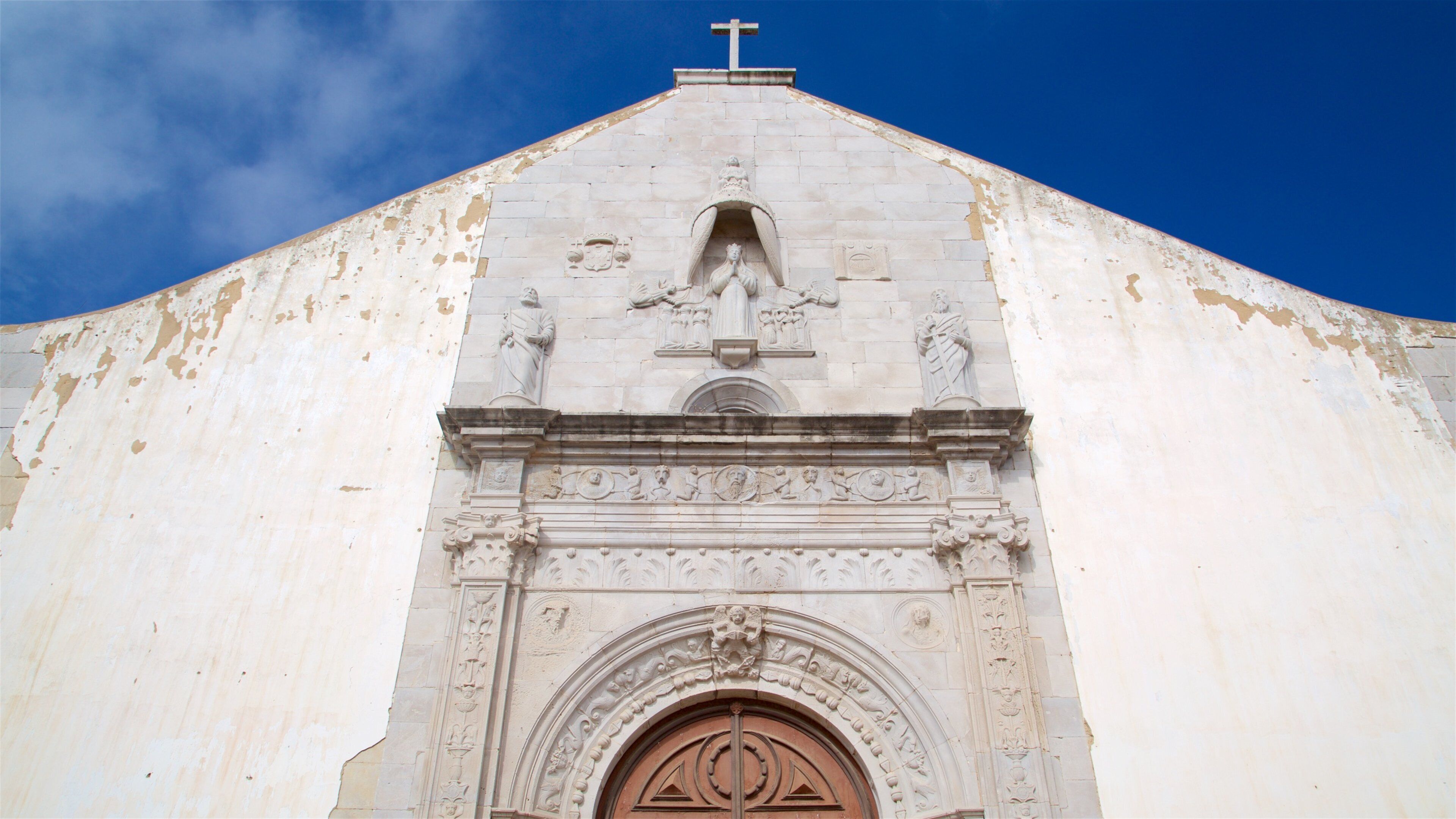Misericordia Church which includes heritage elements and a church or cathedral