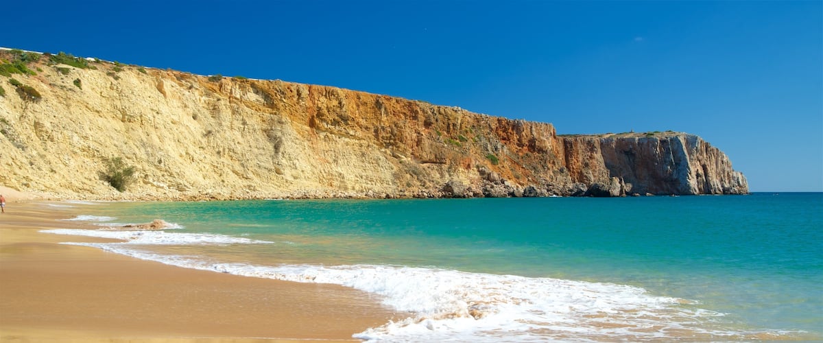 Mareta Beach showing a beach, rocky coastline and general coastal views