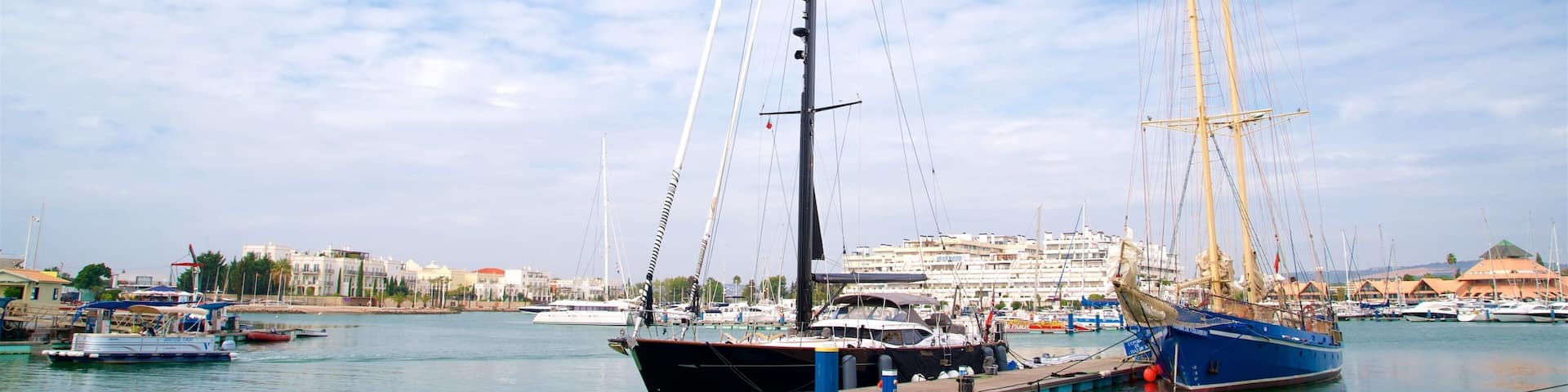 Vilamoura Yachthafen das einen Bucht oder Hafen