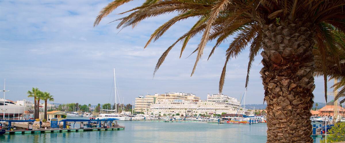 Vilamoura Yachthafen mit einem Bucht oder Hafen
