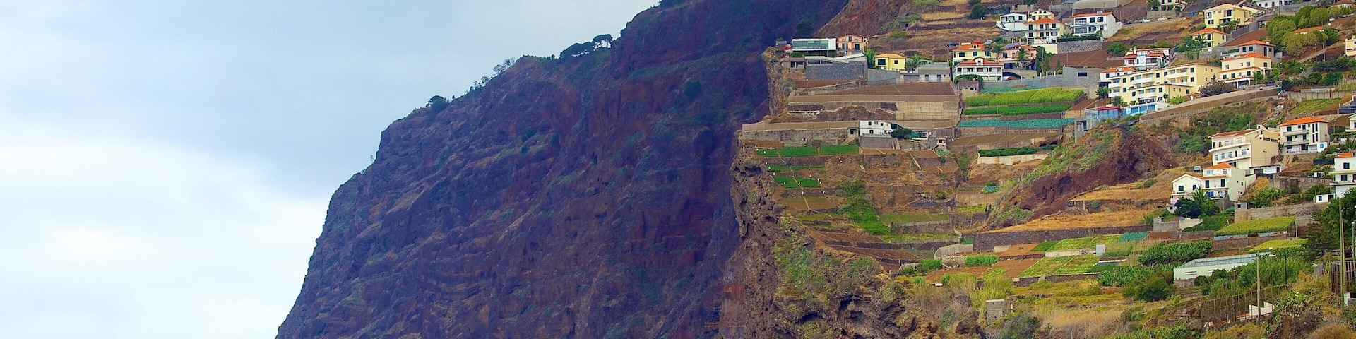 Cabo Girao which includes a small town or village and mountains