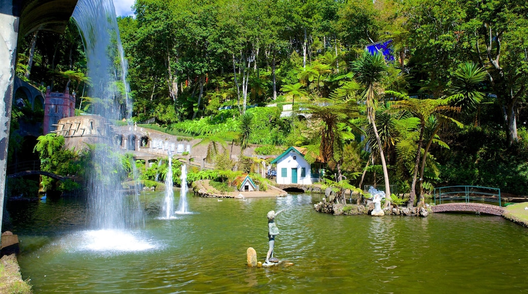 Monte-palasset Gardens som viser dam