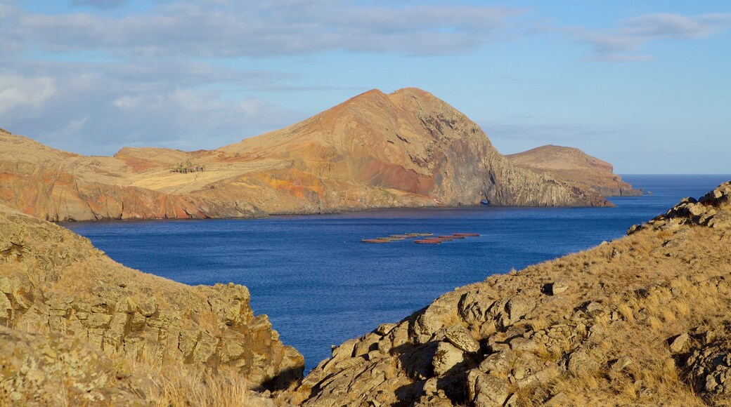 Pointe de São Lourenço mettant en vedette côte rocheuse
