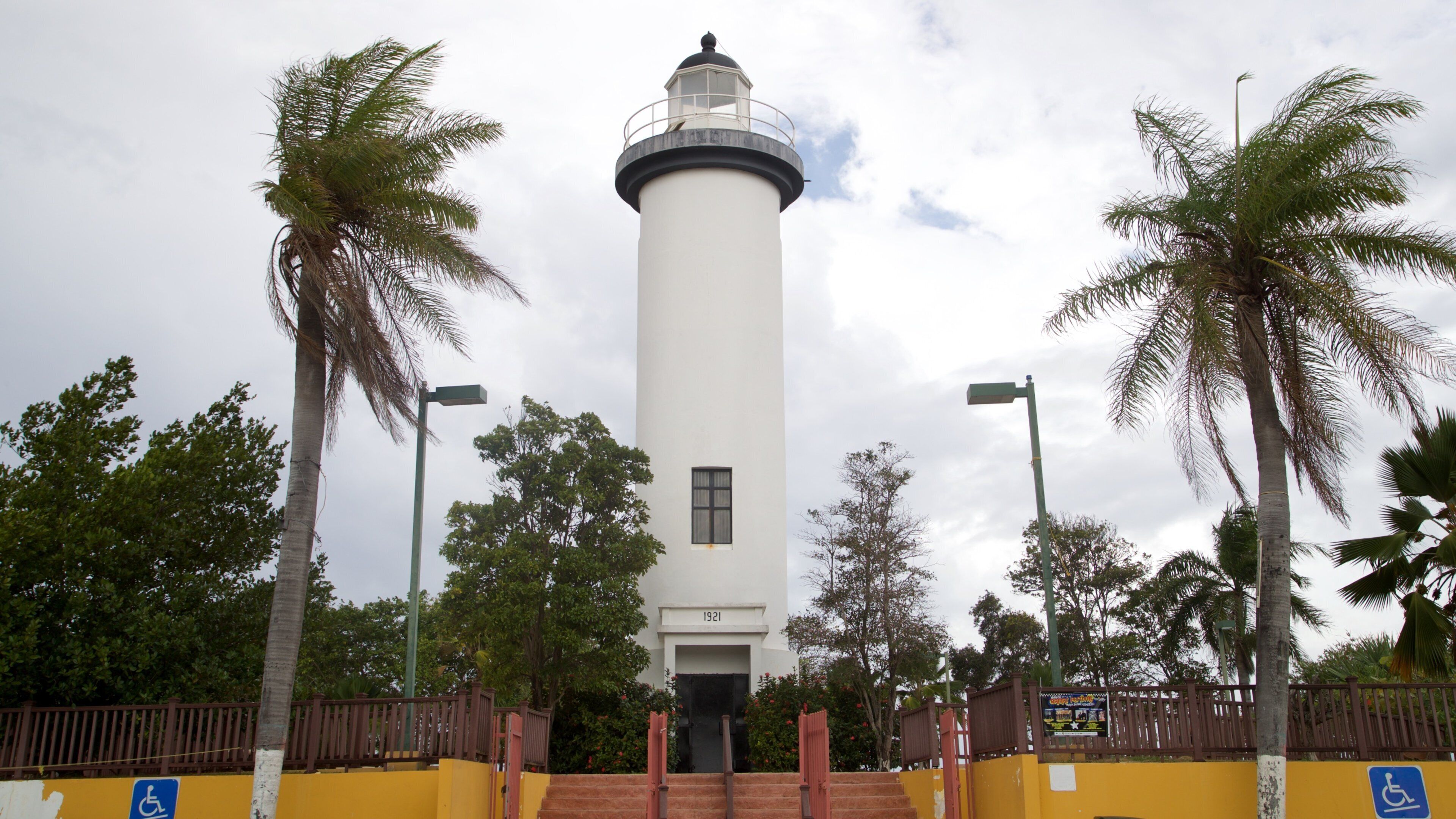 Farol de Punta Higuera
