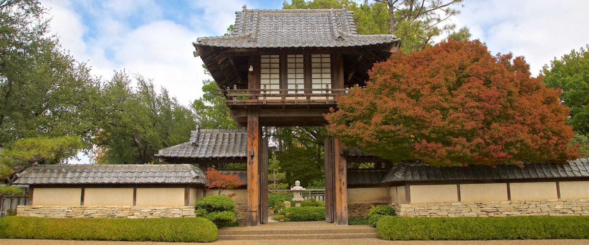 Fort Worth Japanese Garden showing heritage elements and a park