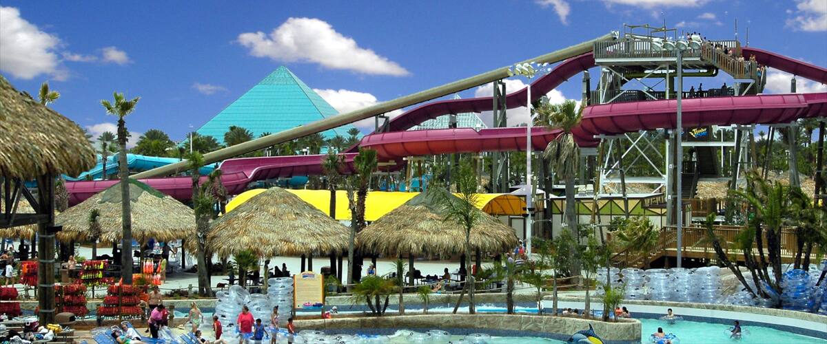 Galveston Schlitterbahn Waterpark featuring rides, a pool and a waterpark