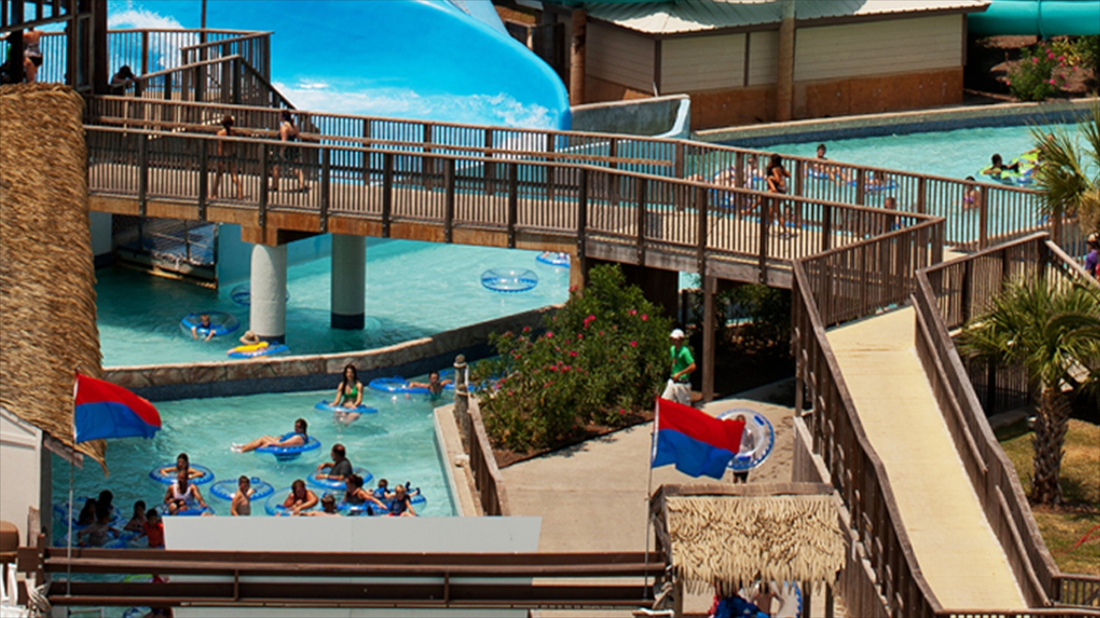 Galveston Schlitterbahn Waterpark which includes rides, a pool and a water park