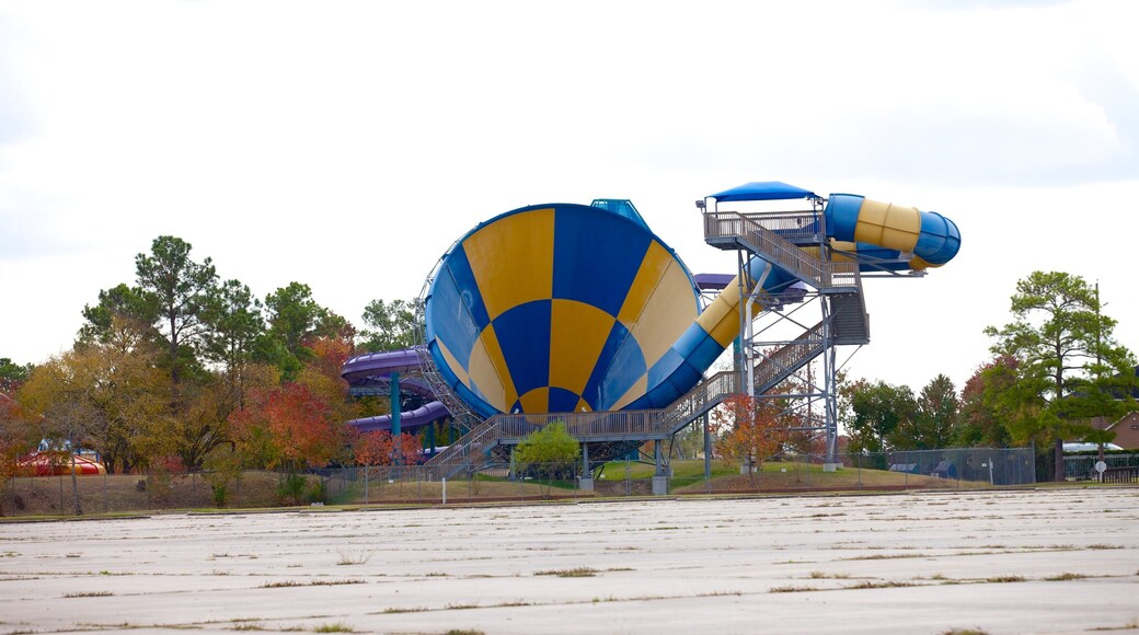 Splashtown ofreciendo un parque acuático