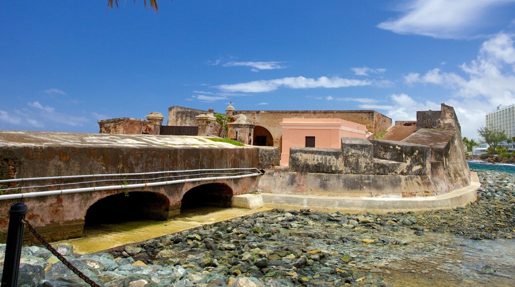 Fort San Jeronimo which includes heritage elements