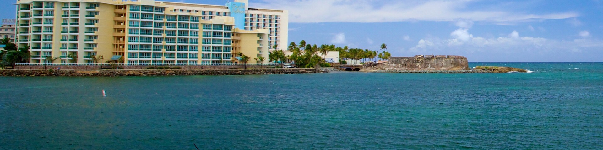 Fort San Jeronimo featuring watersports, general coastal views and a coastal town