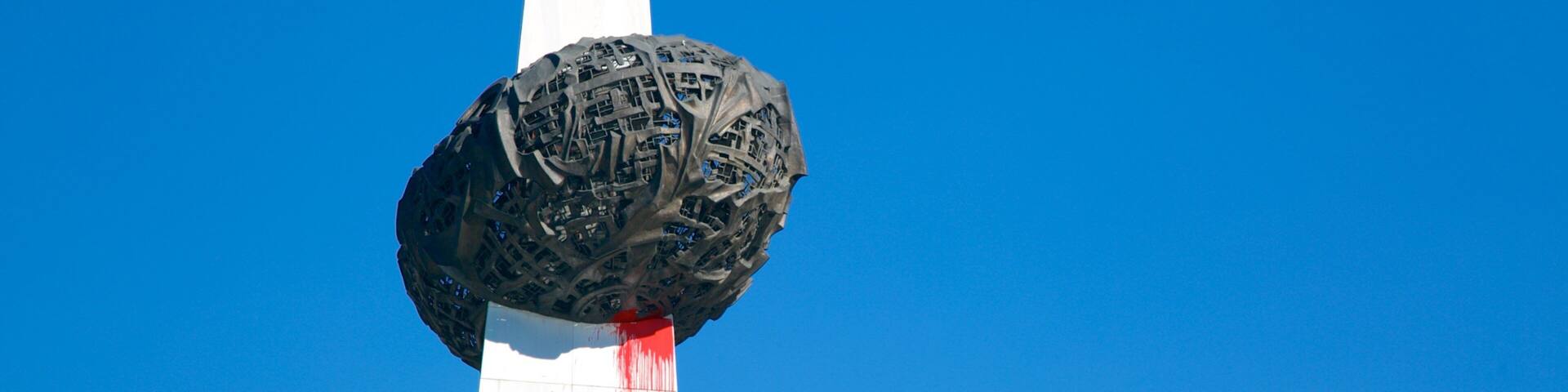 Piata Revolutiei qui includes art et architecture moderne