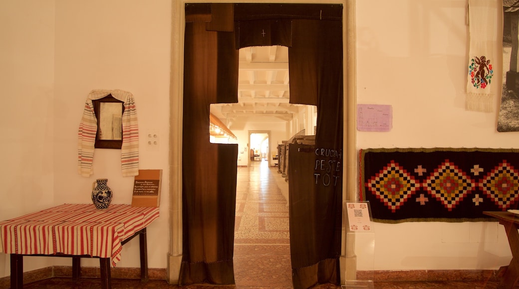 Museum van de Roemeense boer bevat interieur en religieuze elementen