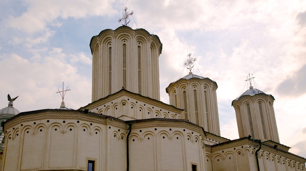 Roemeense Parochiekathedraal toont religieuze aspecten, historische architectuur en een kerk of kathedraal