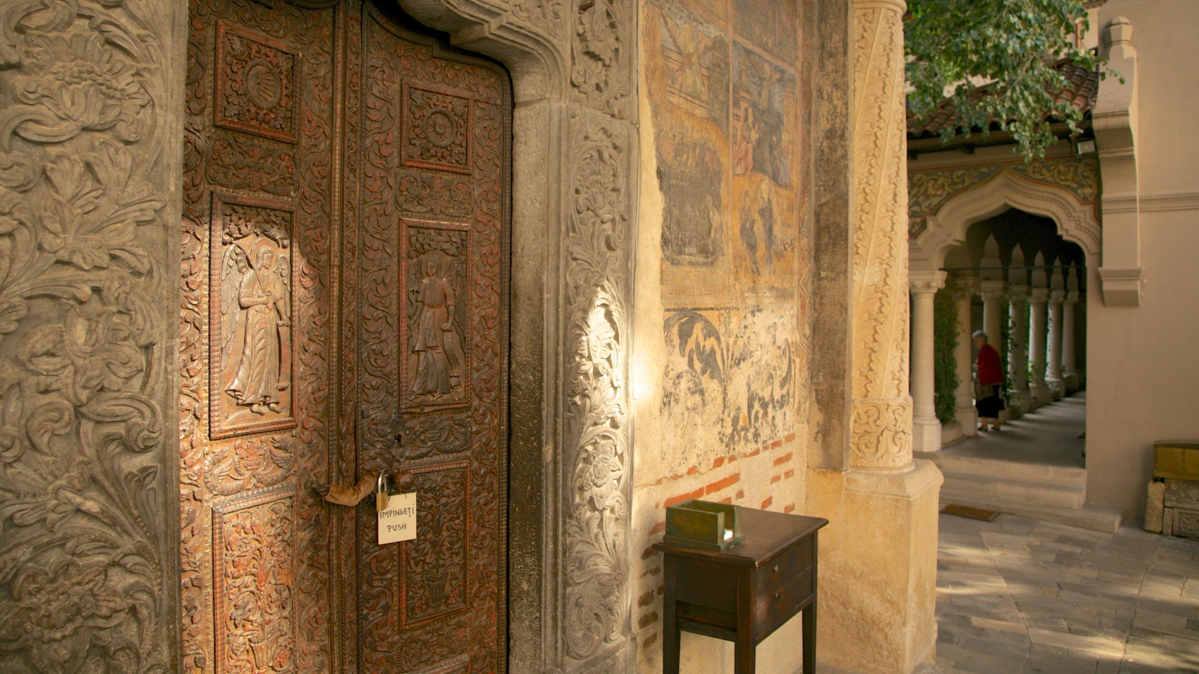 Stavropoleos kirke fasiliteter samt kirke eller katedral og kulturarv