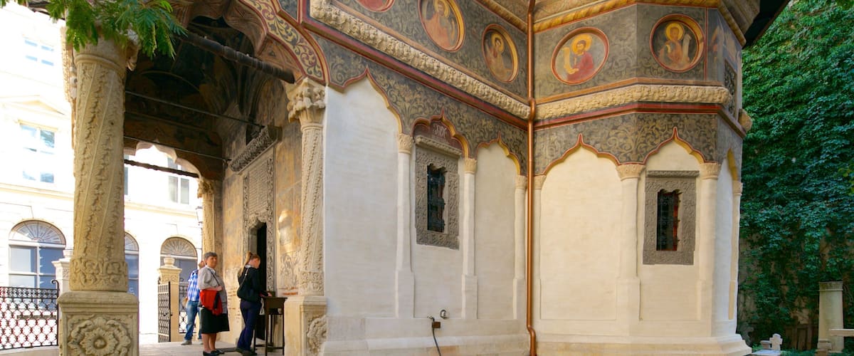 Iglesia Stavropoleos mostrando patrimonio de arquitectura y una iglesia o catedral