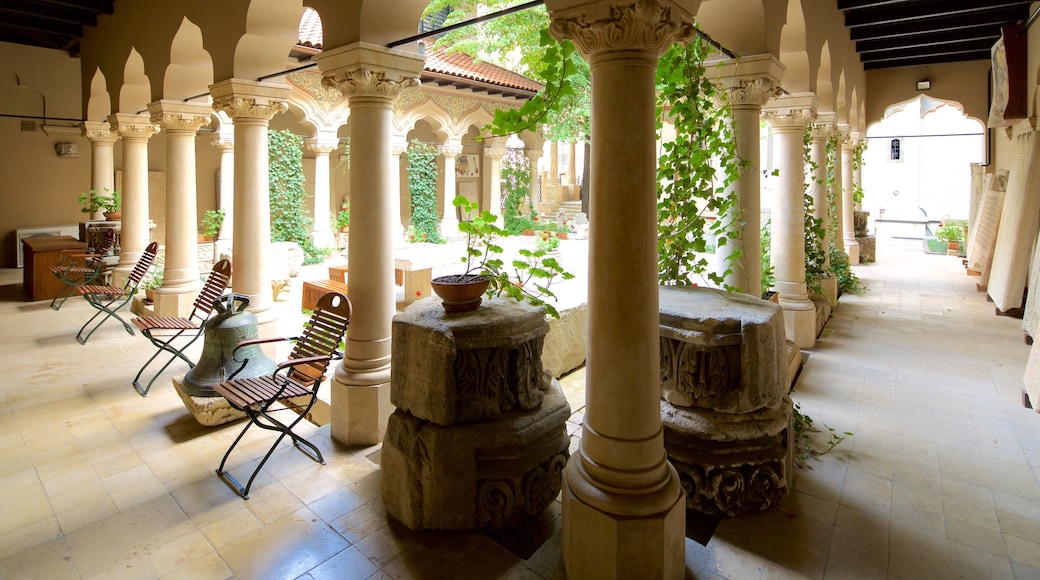 Stavropoleos Church which includes a church or cathedral