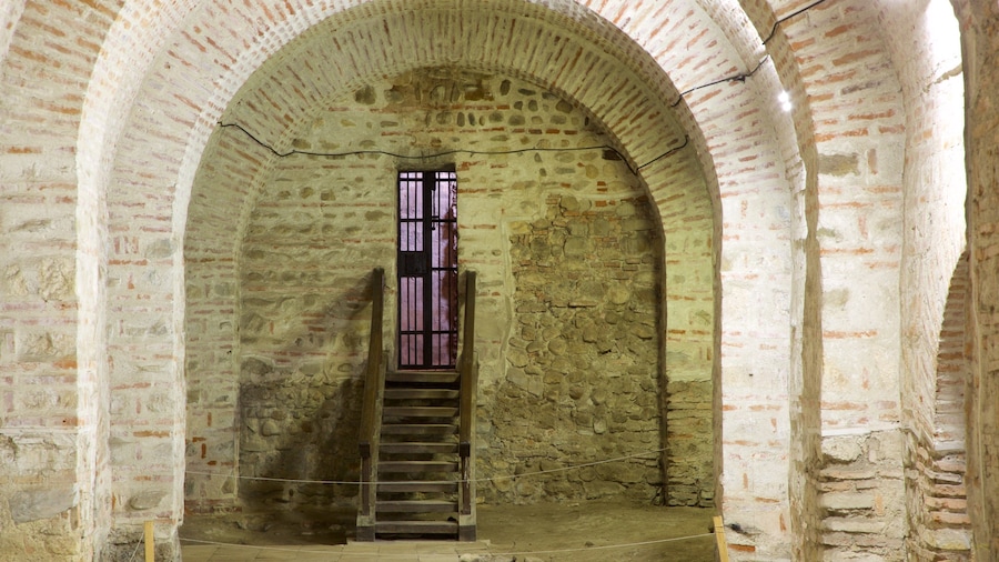 Curtea Veche featuring heritage elements, château or palace and interior views