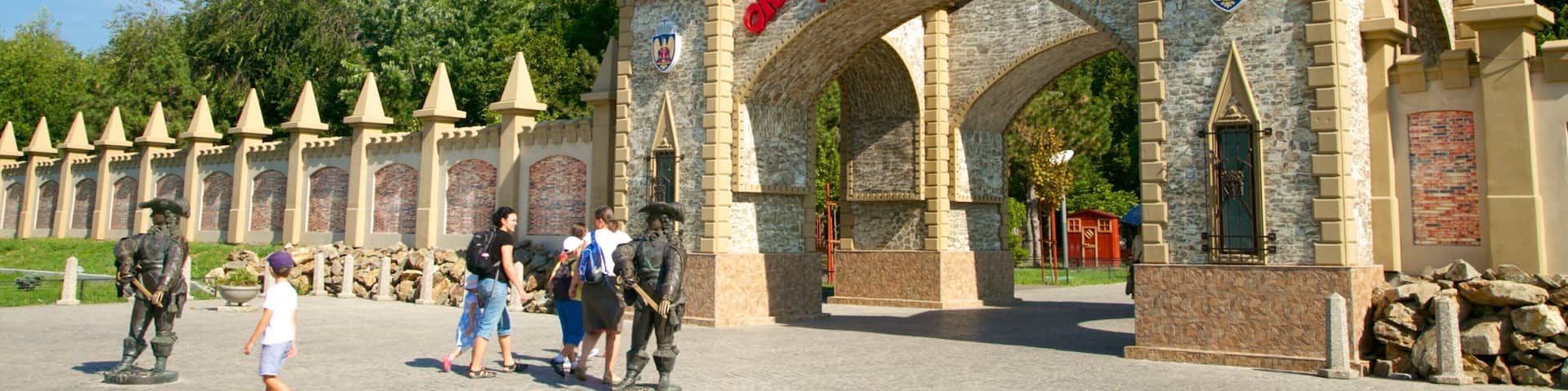 A castle entrance with a sign reading "Oraselski Castle".