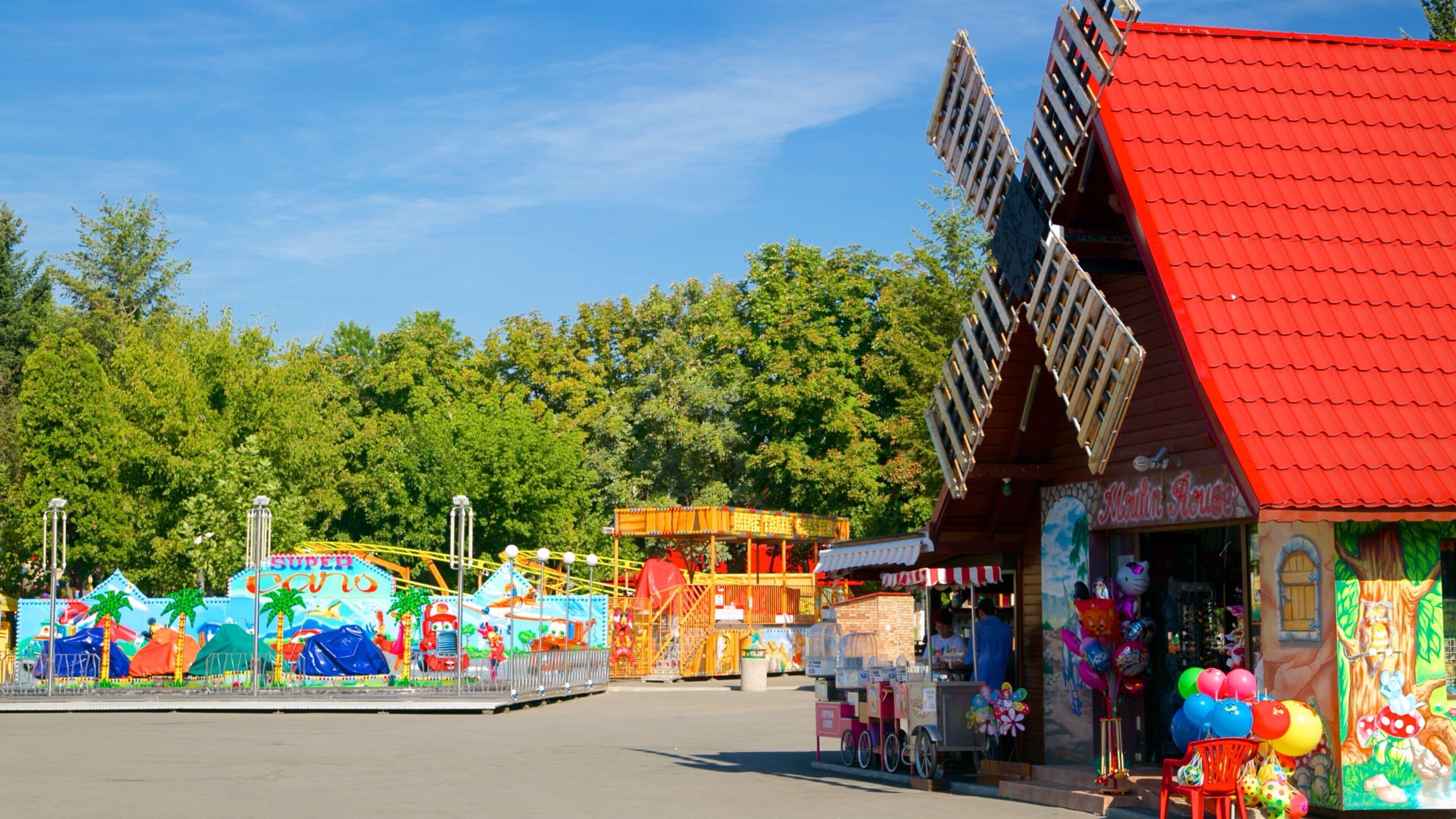 Tineretuluipark bevat attracties