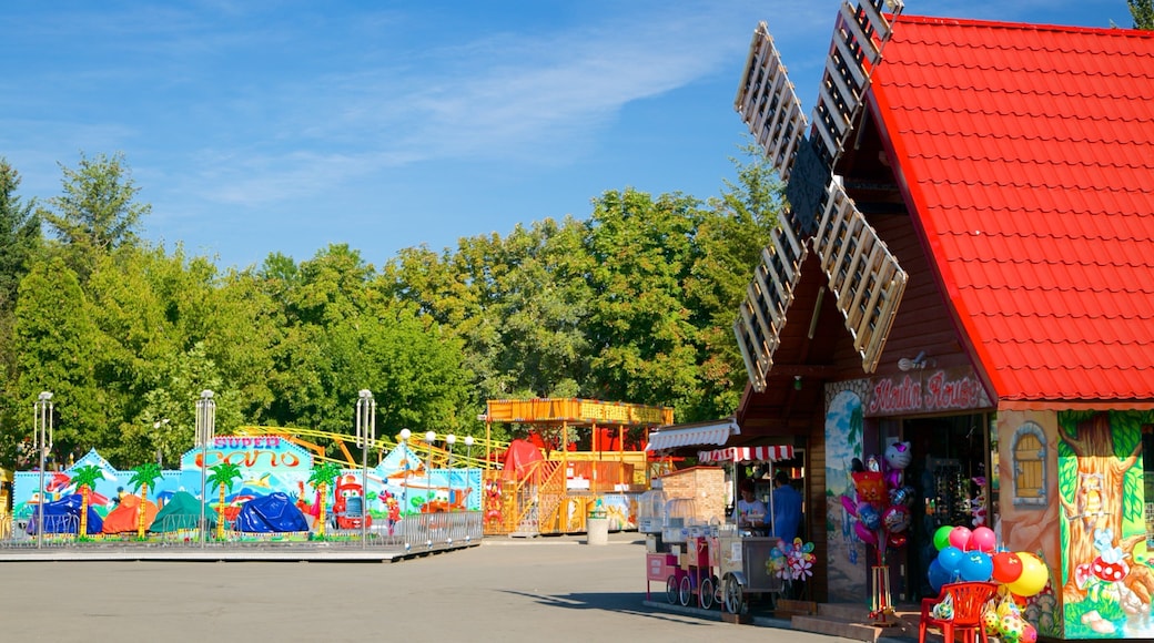 Tineretuluipark bevat attracties