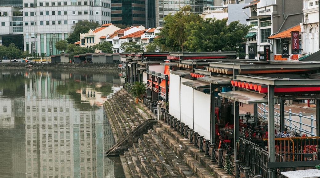 Boat Quay which includes a city and a bay or harbor