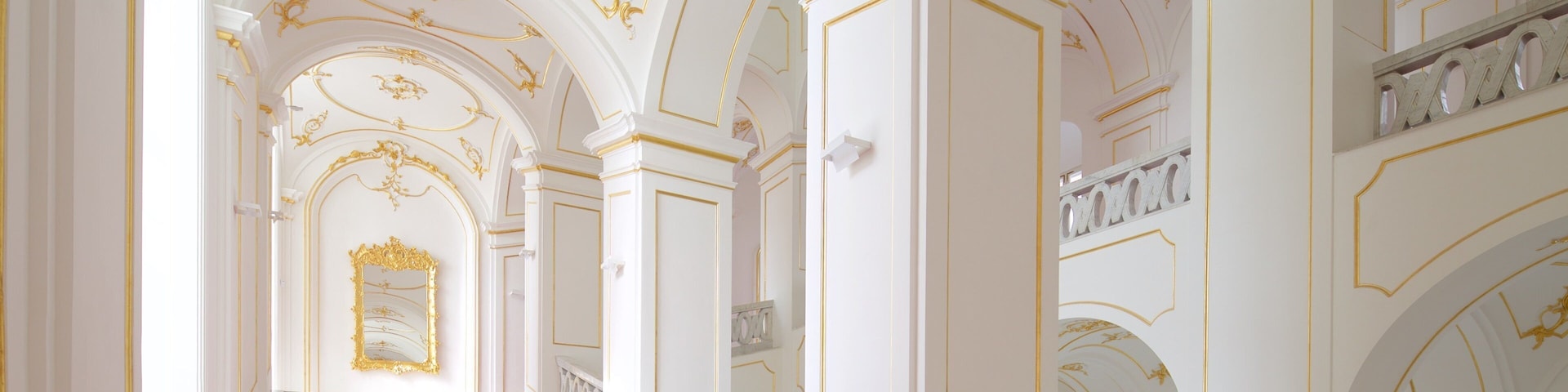 Castillo de Bratislava mostrando un castillo, vistas de interior y elementos patrimoniales